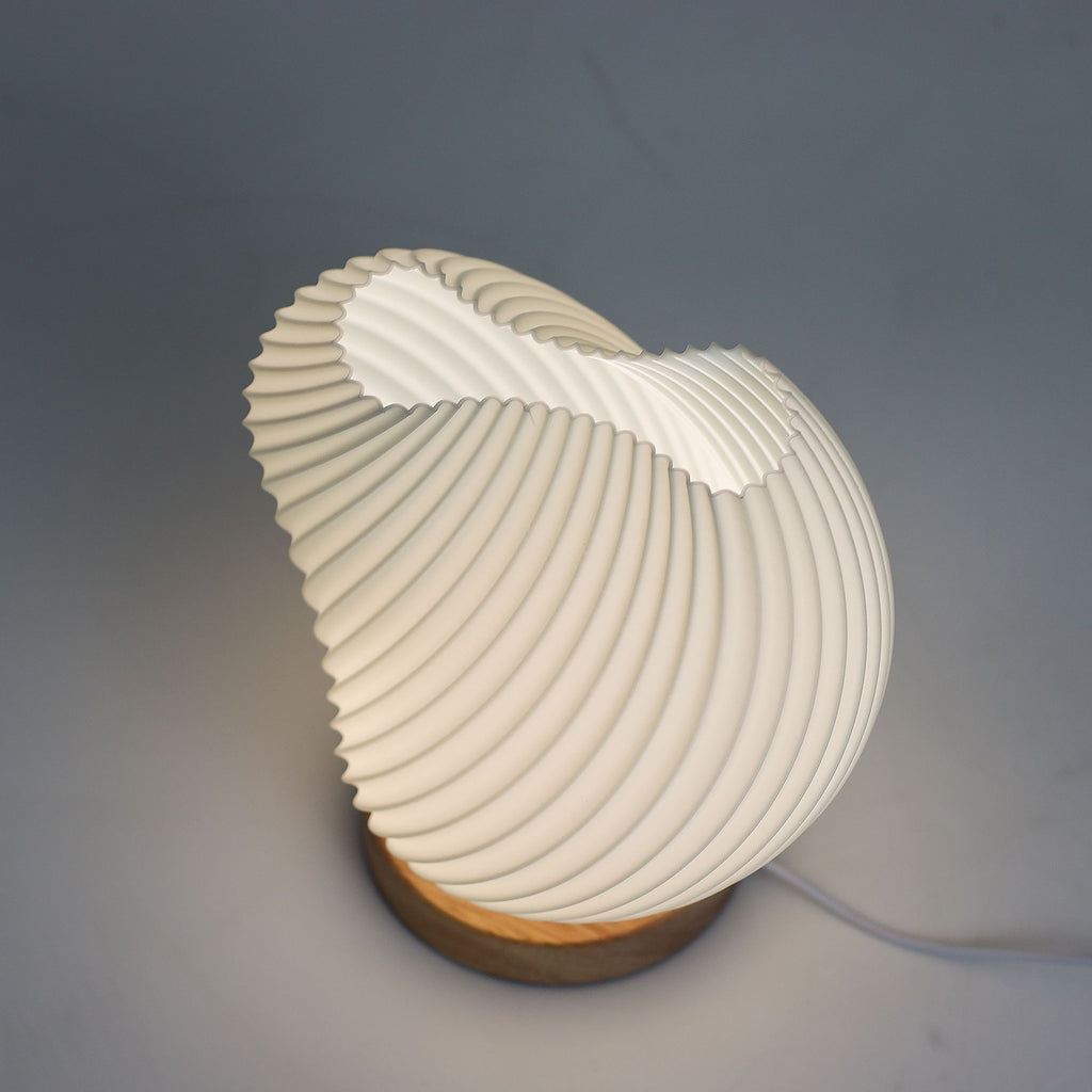 MAVYSSA HOME | Designová USB lampička Mořská mušle – originální fotografie AW 2